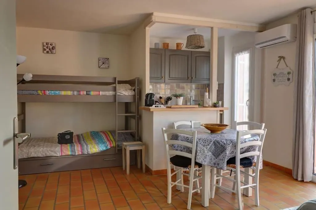 T2 Vue Mer Avec Balcon, Climatise, Piscine Saint-Cyr-sur-Mer 0*,  France